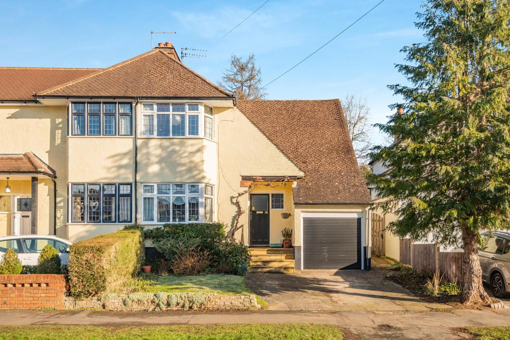Whitelands Avenue, Chorleywood, WD3 3 bed semidetached house £925,000