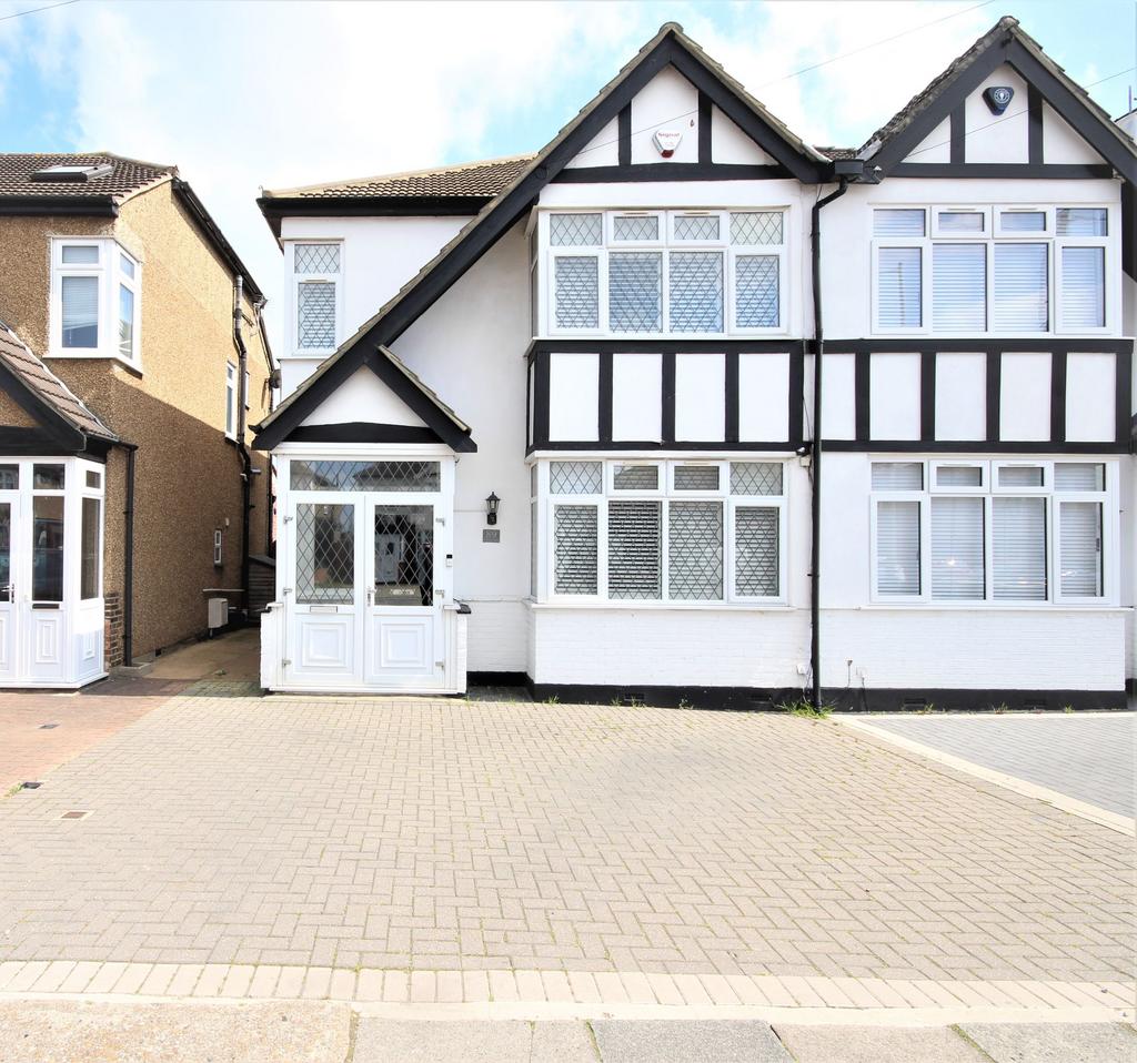 Suttons Lane, Hornchurch 3 bed semidetached house for sale £550,000