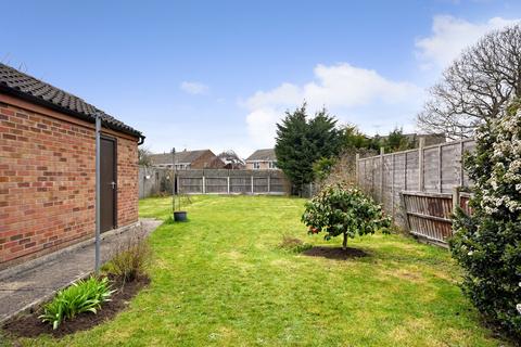 3 bedroom semi-detached bungalow for sale - Orchard Close, Chelmsford