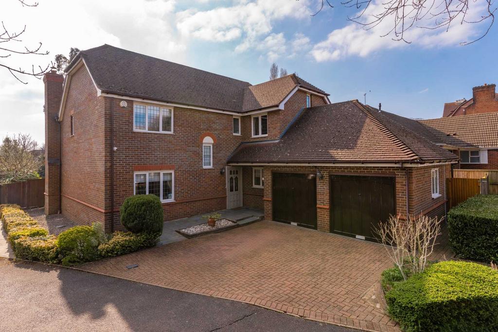 Elder Close, Totteridge 5 bed detached house for sale £2,050,000