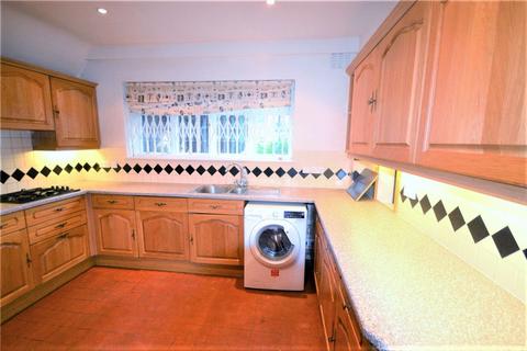 1 bedroom in a house share to rent, Sydenham Road, London, SE26 5HH
