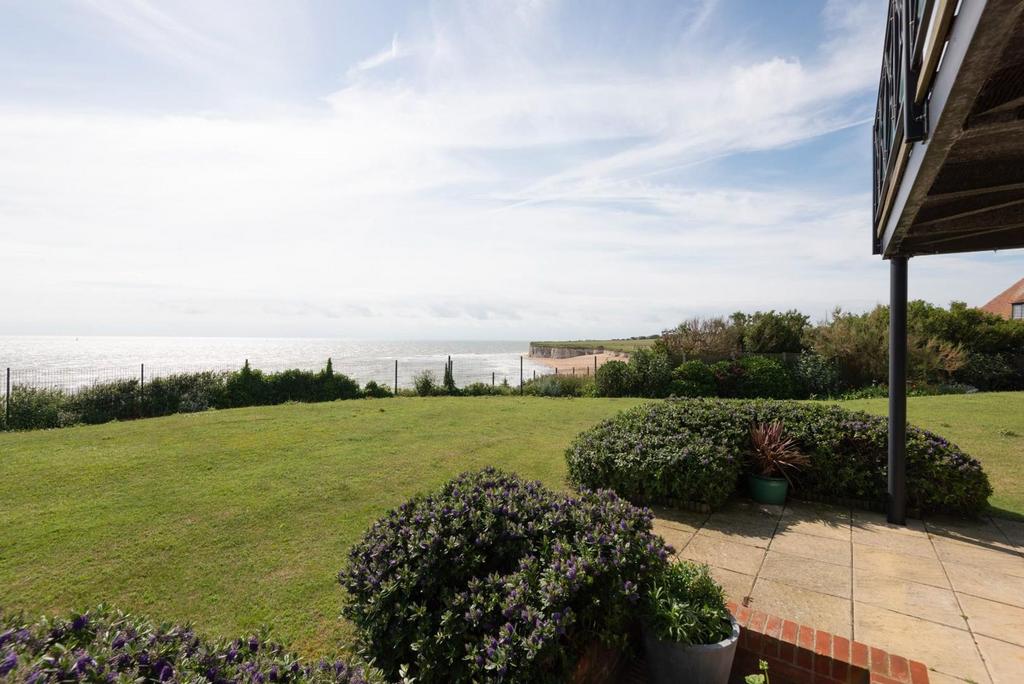 Joss Gap Road, Bayside Heights Joss Gap Road, CT10 2 bed apartment £
