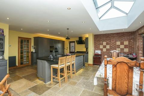 4 bedroom detached house for sale - Astley Avenue, Dover, CT16