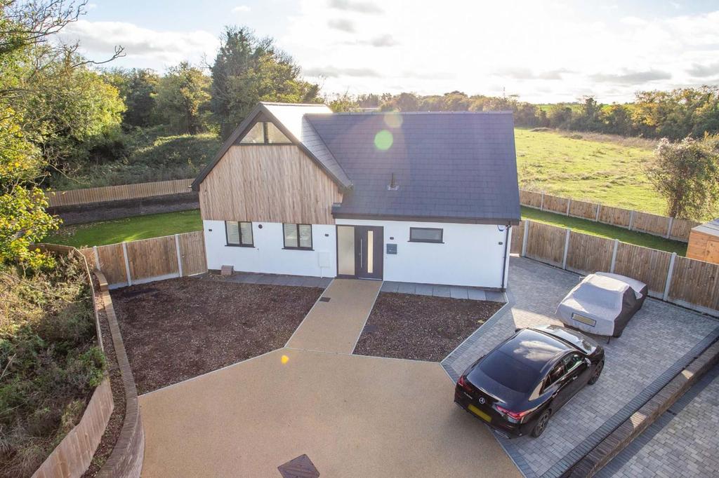 Farley Road, Margate, CT9 3 bed detached house £595,000
