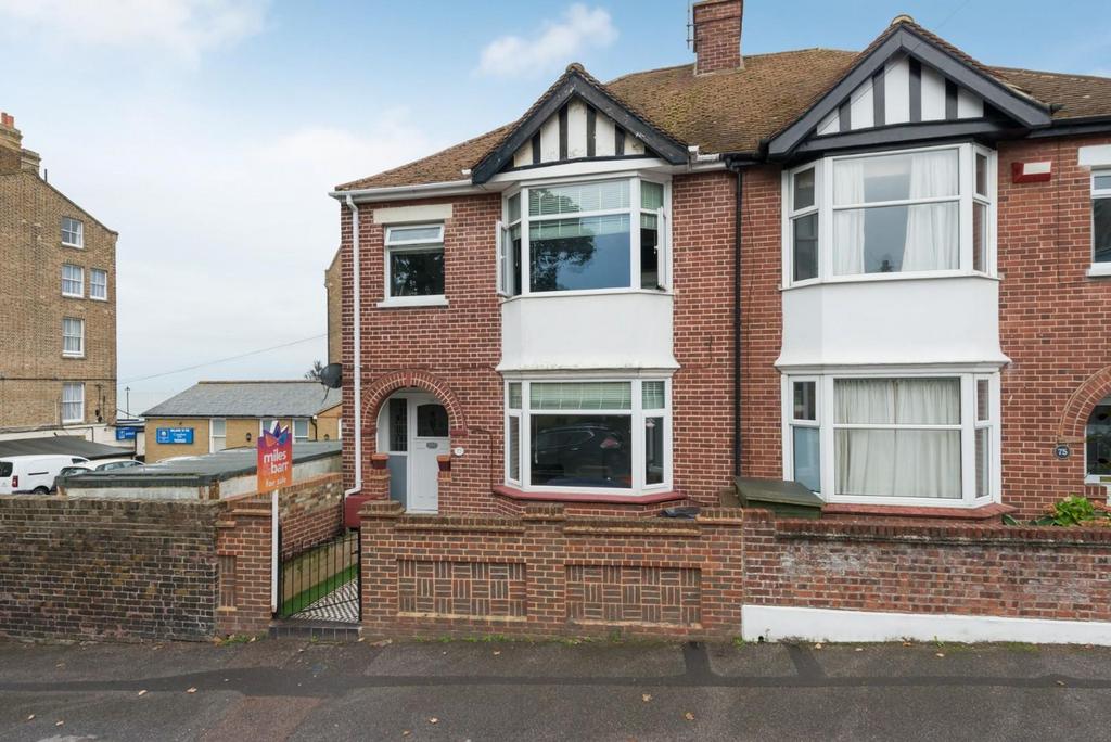 Road, Ramsgate, CT11 3 bed semidetached house for sale £350,000