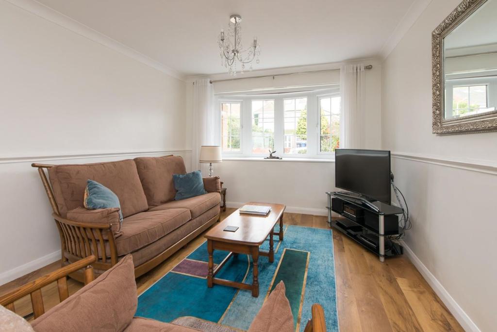 Goodwin Road, Ramsgate, CT11 4 bed detached house £465,000