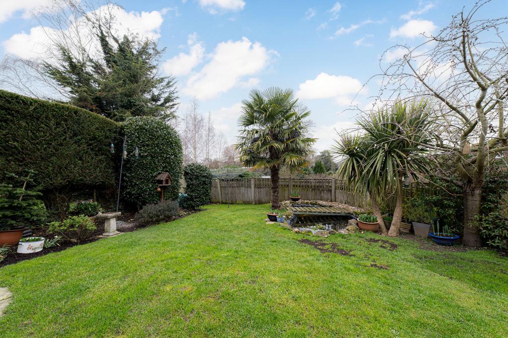 Highfield Road, Willesborough, TN24 3 bed detached house £400,000