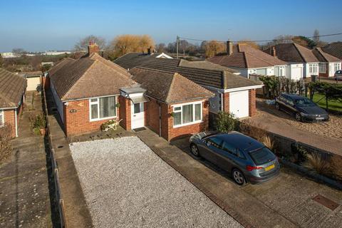5 bedroom detached bungalow for sale - Maydowns Road, Chestfield, CT5