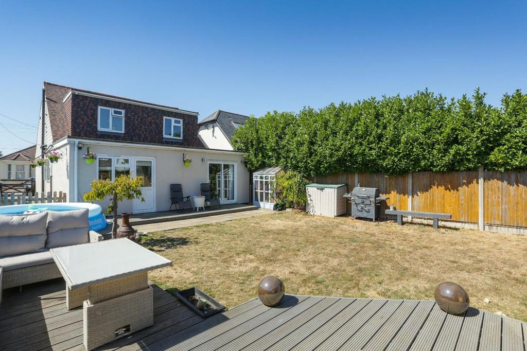 Arundel Road, Cliffsend, CT12 4 bed detached house £475,000