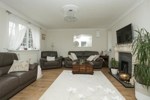 4 bedroom detached house for sale, Farm Road, Ramsgate, CT11