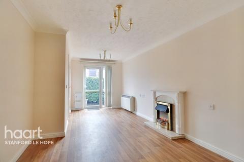 2 bedroom flat for sale - Butts Road, Stanford-Le-Hope