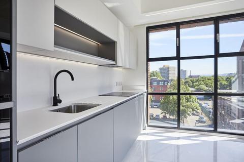 1 bedroom apartment to rent, Apt 7.03 :: One Silk Street