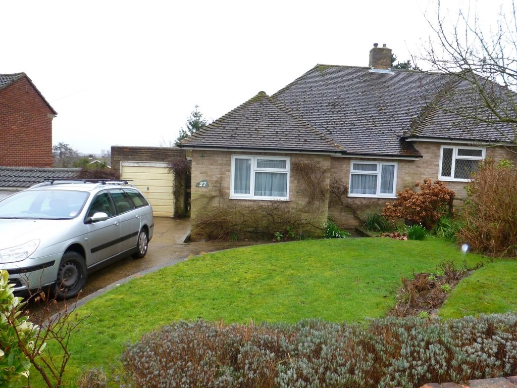 Hillview Road Canterbury CT2 2 bed semidetached bungalow £1,100 pcm (£254 pw)