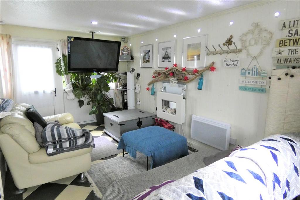 Lounge/diner/kitchen