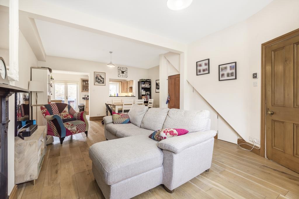 Faraday Road Wimbledon SW19 4 bed house £3,100 pcm (£715 pw)