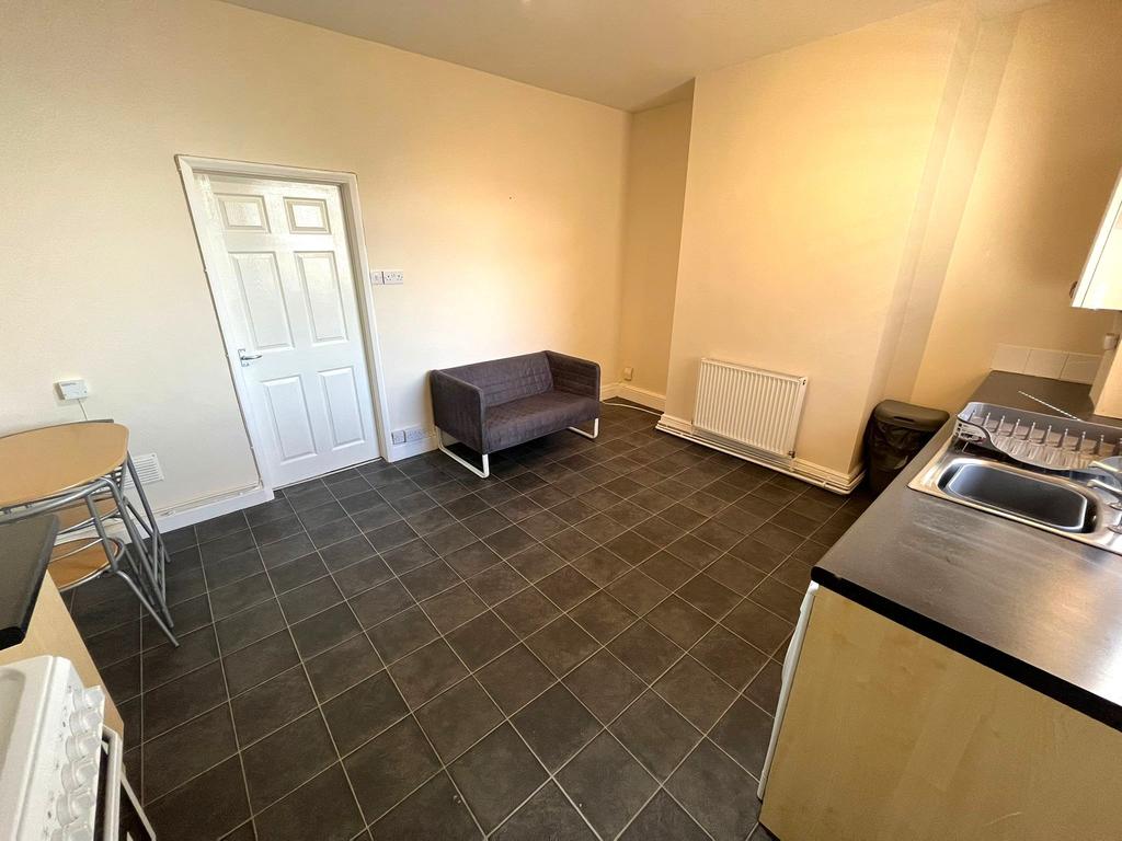 Lynncroft, Eastwood, Nottingham NG16 1 bed flat £500 pcm (£115 pw)