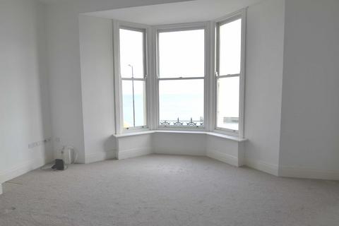 2 bedroom apartment to rent, Beverley Terrace, Cullercoats, NE30