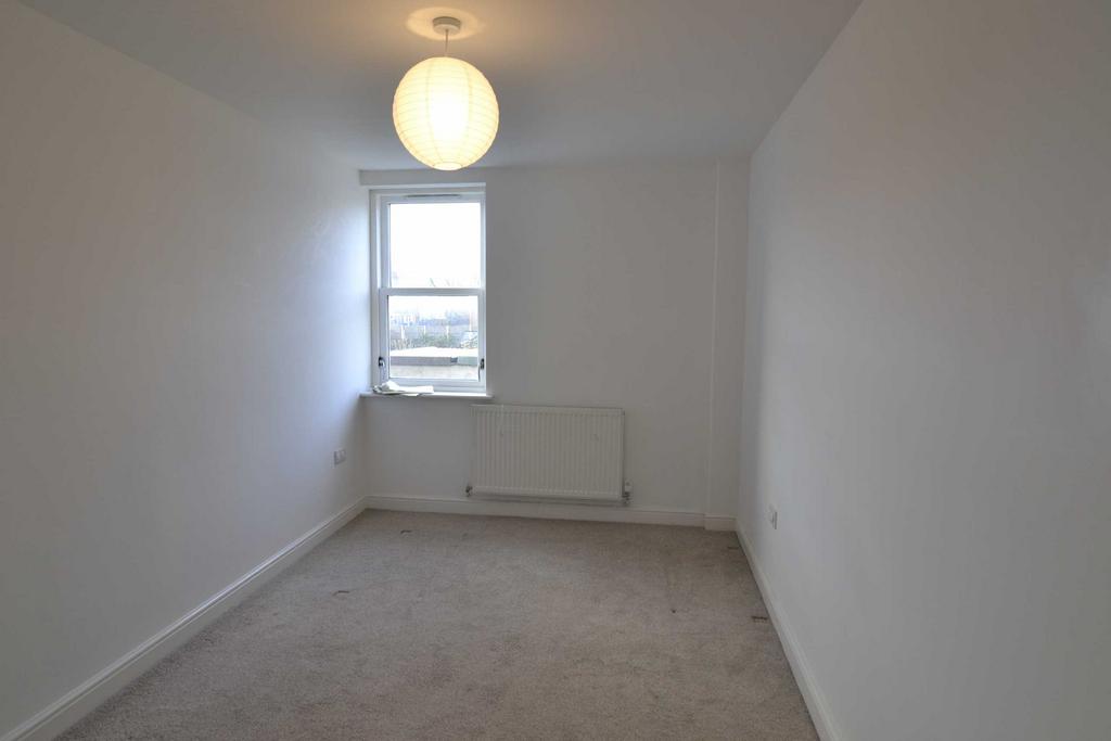 2 nd bedroom/dining r