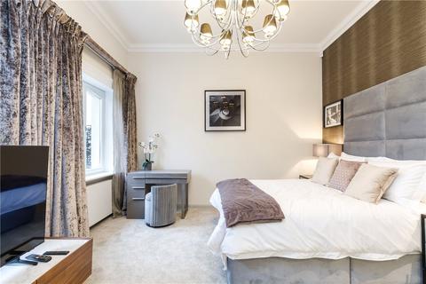 3 bedroom terraced house to rent, Beaufort Gardens, Knightsbridge, London, SW3