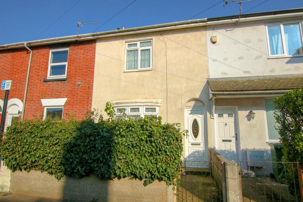 Firgrove Road, Freemantle, Southampton 2 bed terraced house £220,000