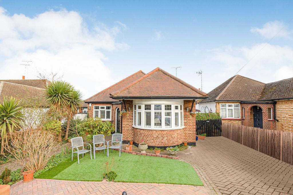Somerset Avenue, Westcliffonsea, SS0 3 bed detached bungalow for sale