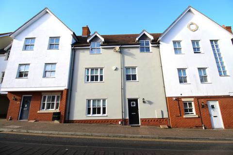 4 bedroom terraced house to rent, St. Marys Fields, Colchester, CO3