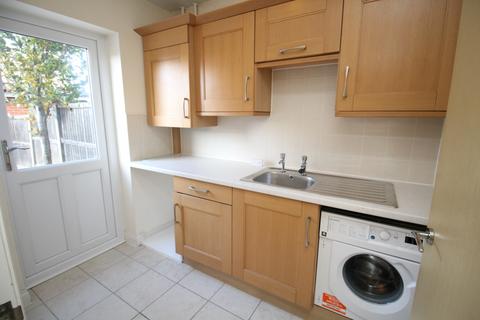 4 bedroom terraced house to rent, St. Marys Fields, Colchester, CO3