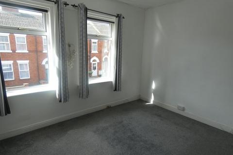 2 bedroom flat to rent, North Street, Wellingborough, NN8