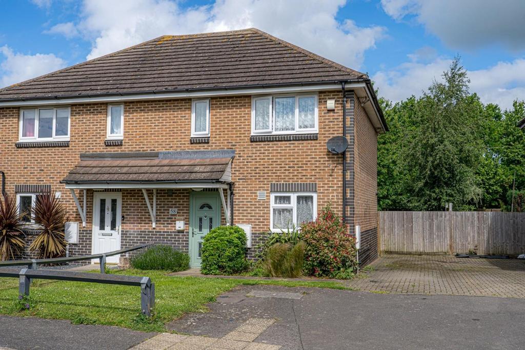 Whiting Crescent, Faversham, ME13 3 bed property £300,000