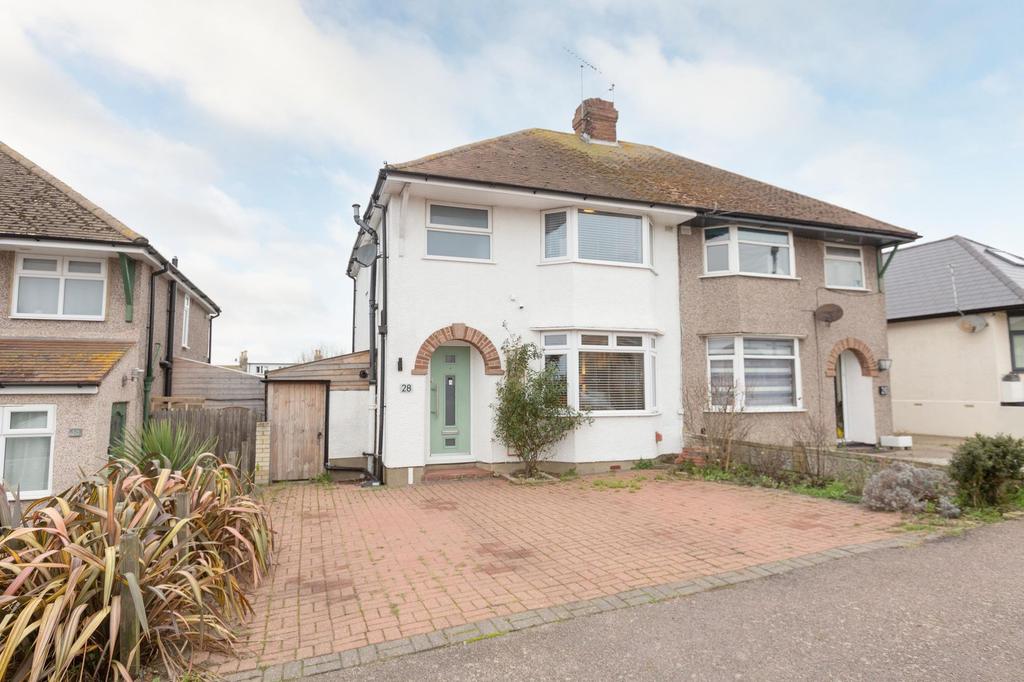 Clifftown Gardens, Herne Bay, CT6 3 bed semidetached house £375,000