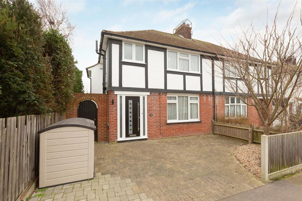 Rutland Gardens, Birchington, CT7 3 bed property £385,000