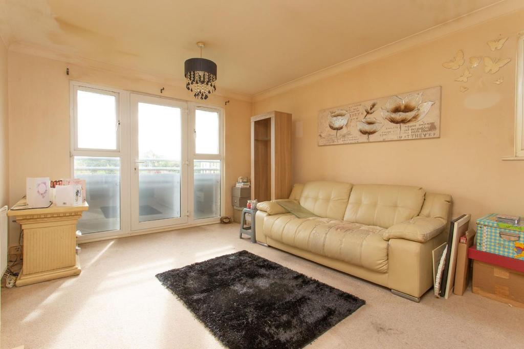Whiting Crescent, Faversham, ME13 1 bed flat £125,000