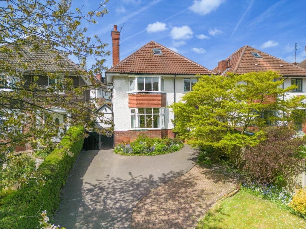 Abbeydale Road South, Dore, S17 3LL 5 bed detached house for sale £