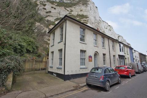 4 bedroom end of terrace house for sale - East Cliff, Dover, CT16