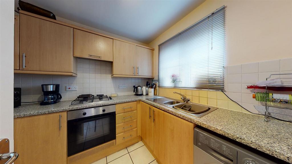 Thistle Drive, Whitstable, CT5 3 bed semidetached house £350,000