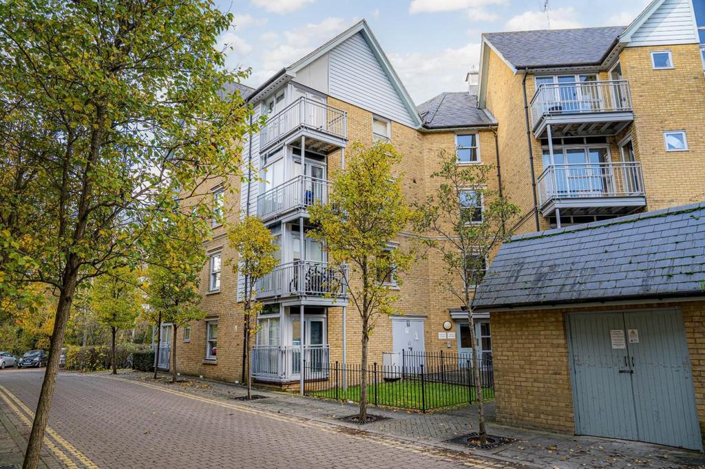 Bingley Court, Canterbury, CT1 2 bed property £220,000