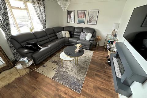 2 bedroom ground floor maisonette for sale, Bournemead Avenue, Northolt UB5