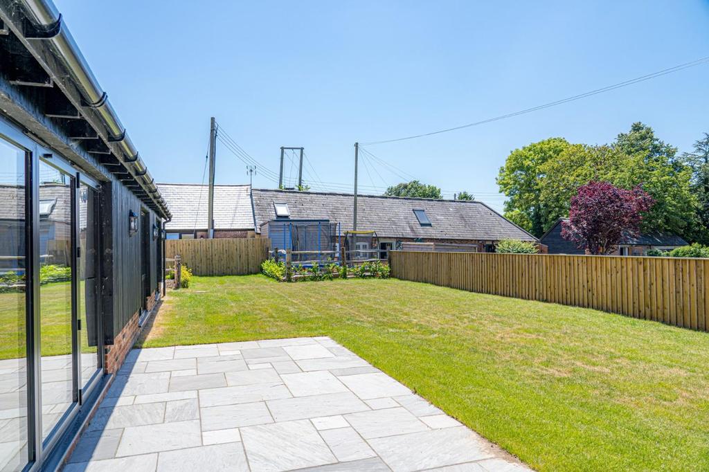 Dambridge Farm Road, Wingham, CT3 4 bed detached bungalow £650,000