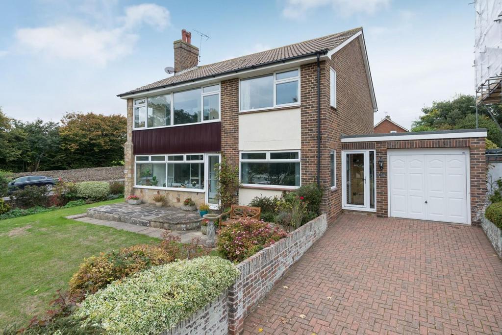 Royal Esplanade, Ramsgate, CT11 2 bed flat £425,000