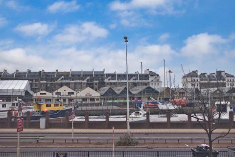1 bedroom flat for sale - Snargate Street, Dover, CT17