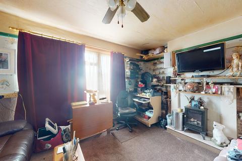 1 bedroom ground floor flat for sale - Barwick Road, Dover, CT17