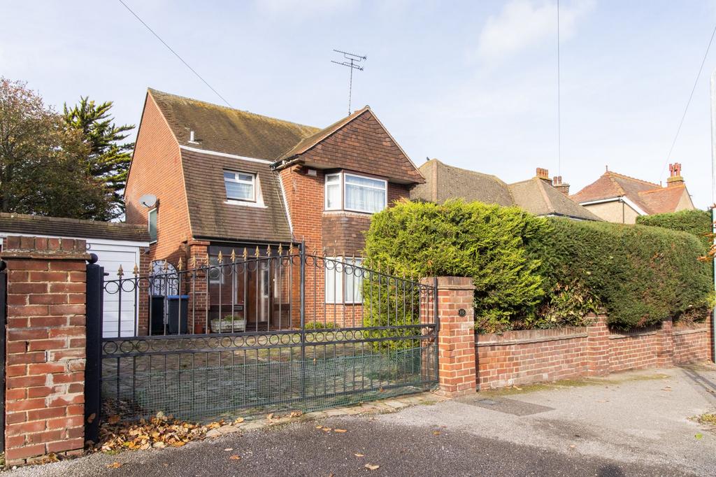 Devonshire Gardens, Margate, CT9 3 bed detached house for sale £550,000