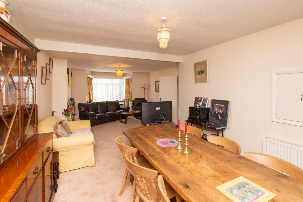 Devonshire Gardens, Margate, CT9 3 bed detached house £495,000