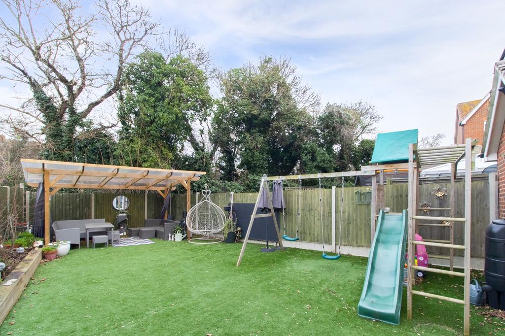 Wherry Close, Margate, CT9 5 bed semidetached house for sale £375,000