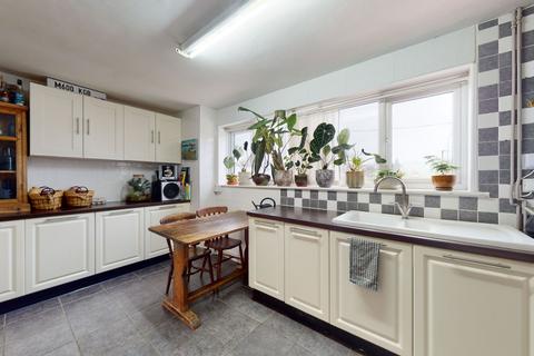 4 bedroom semi-detached house for sale - Heights Terrace, Dover, CT17
