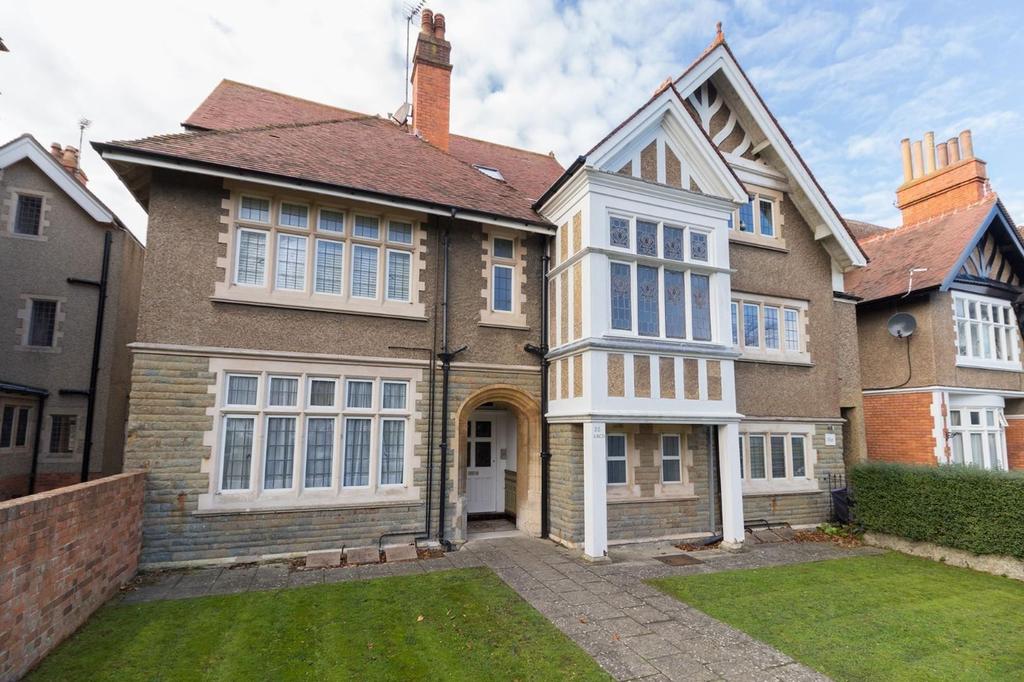 Grimston Avenue, Folkestone, CT20 1 bed property £190,000