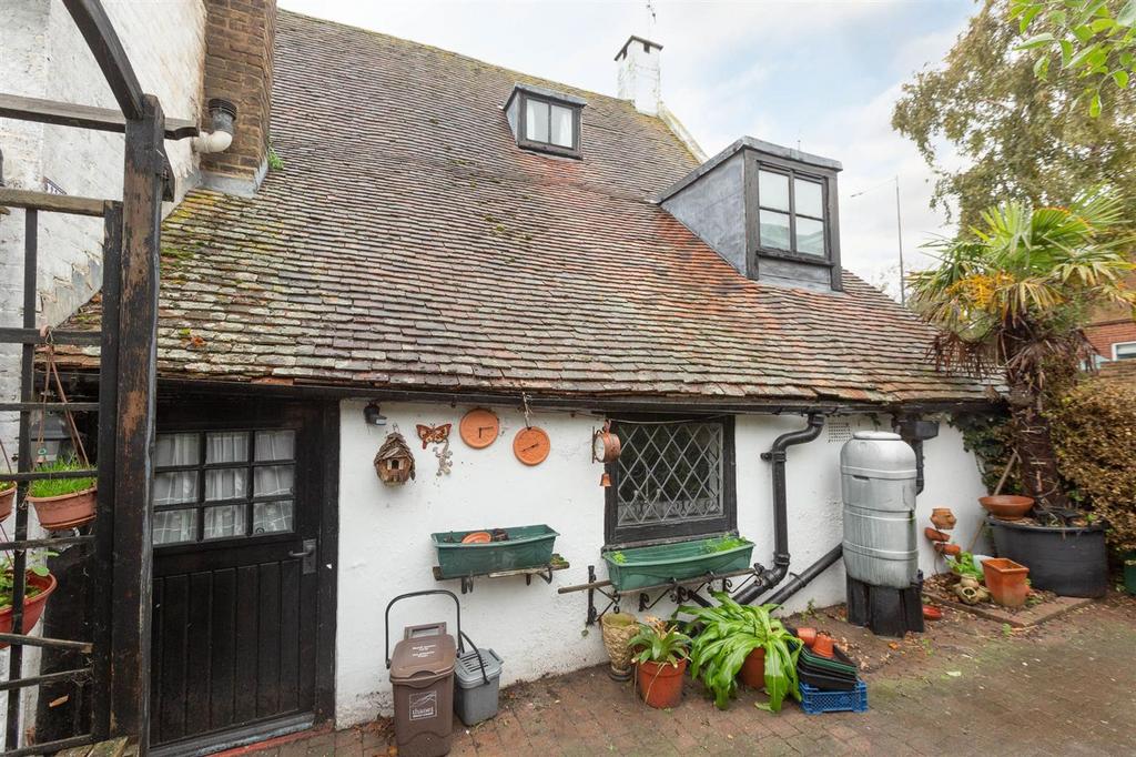 Canterbury Road, Birchington, CT7 2 bed end of terrace house for sale