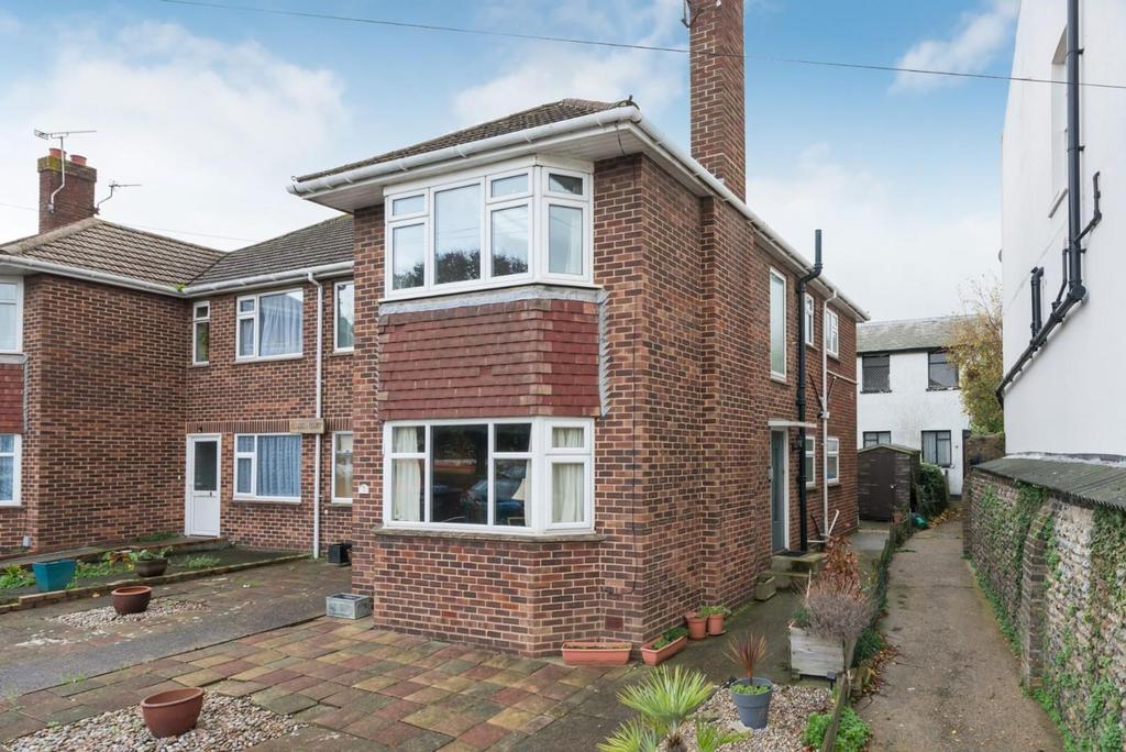 Bellevue Road, Ramsgate, CT11 2 bed flat £194,995