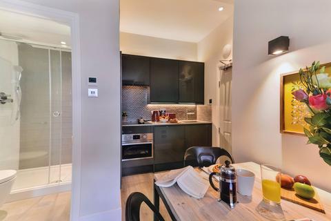 Studio to rent, 25 Linden Gardens, London W2