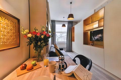 Studio to rent, 25 Linden Gardens, London W2